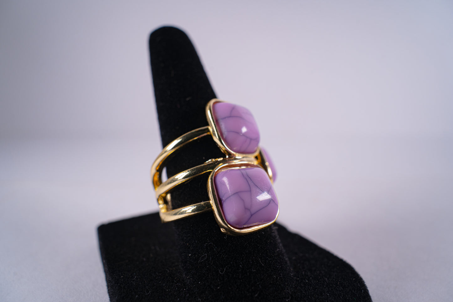 Anillo baño rodio color morado